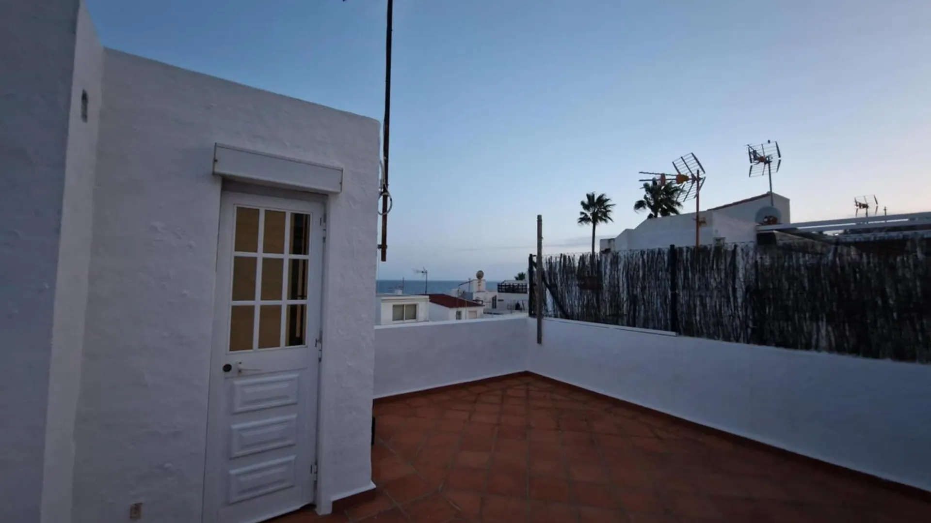 Floral Beach House Manilva Apartamento